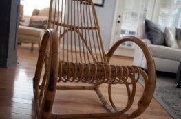 Плетеное кресло-качалка – роскошь и уют